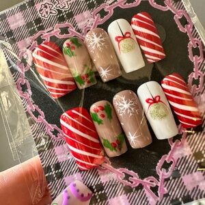 Festive Holiday Nail Art Set